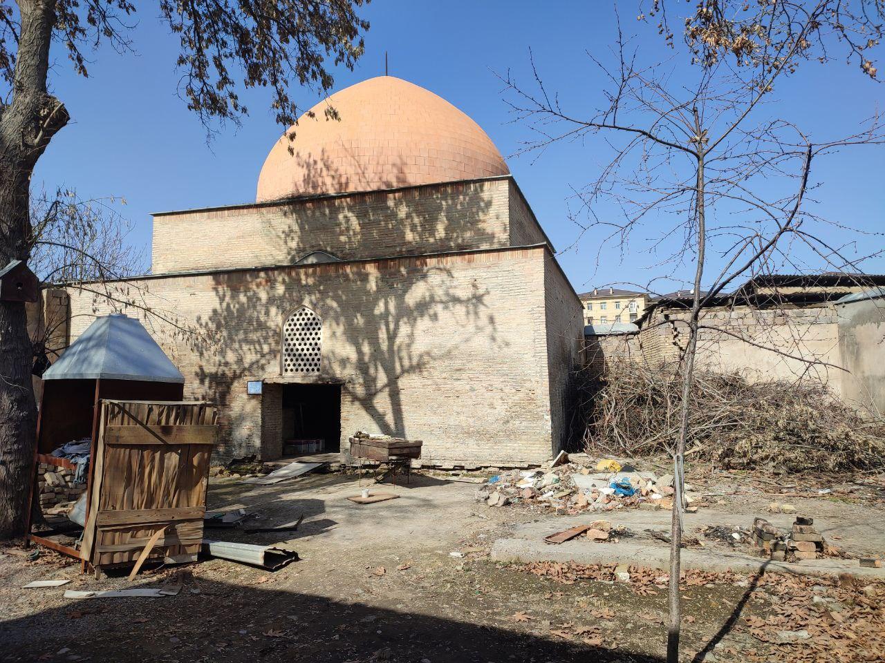 Azizlarkhon Eshan Mosque on Chakar